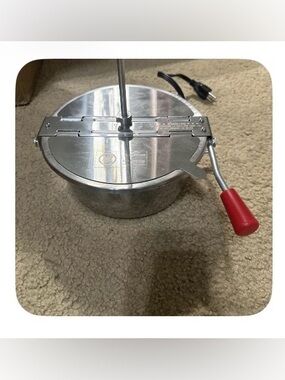 16oz Aluminum Popcorn Popper with Red Handle